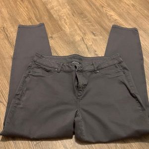 womens grey jean/jeggings
